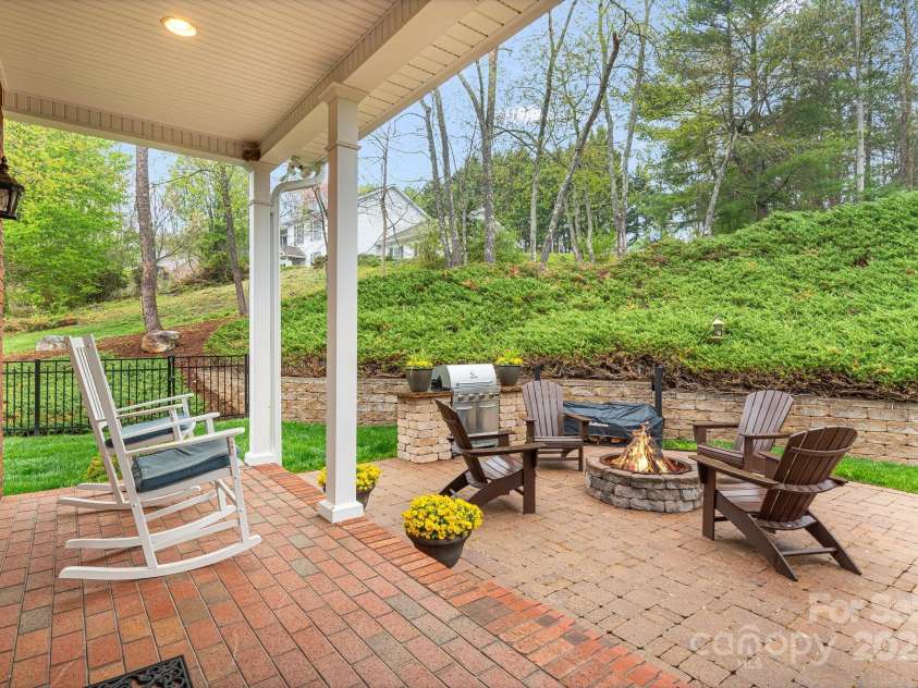 201 Springwood Drive, Valdese, NC 28690.  MLS# CAR4243782, YatesRealty ID 16410. 