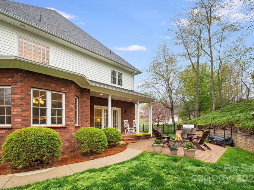 201 Springwood Drive, Valdese, NC 28690.  MLS# CAR4243782, YatesRealty ID 16410. 