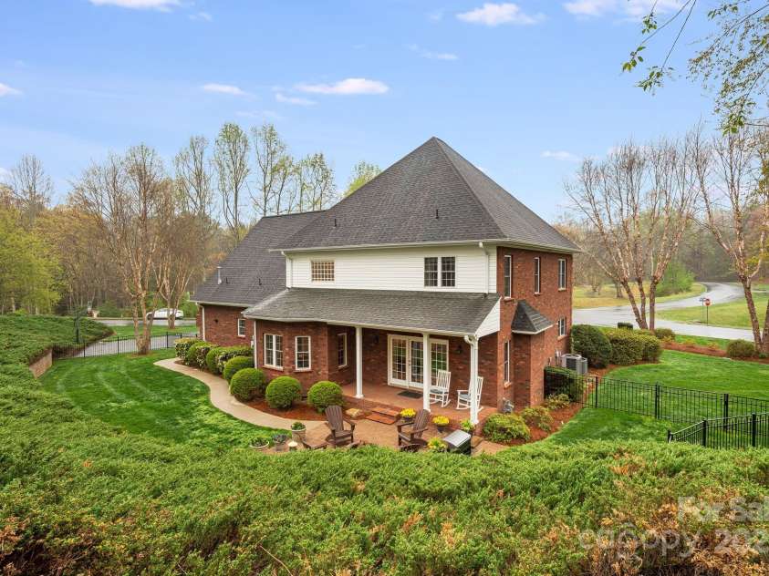 201 Springwood Drive, Valdese, NC 28690.  MLS# CAR4243782, YatesRealty ID 16410. 