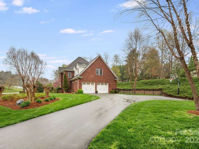 201 Springwood Drive, Valdese, NC 28690.  MLS# CAR4243782, YatesRealty ID 16410. 