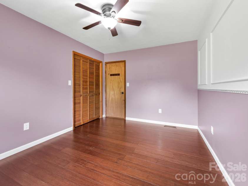 21 Dogwood Grove, Asheville, NC 28805.  MLS# CAR4371801, YatesRealty ID 16410. 