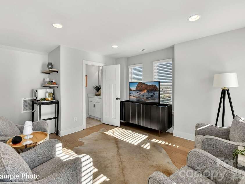 1109 Northend Drive, Charlotte, NC 28206.  MLS# CAR4344301, YatesRealty ID 16411. 