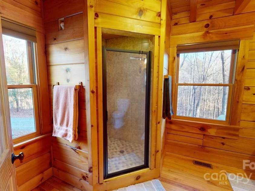 714 Heartwood Drive, Marion, NC 28752.  MLS# CAR4216865, YatesRealty ID 16411. 