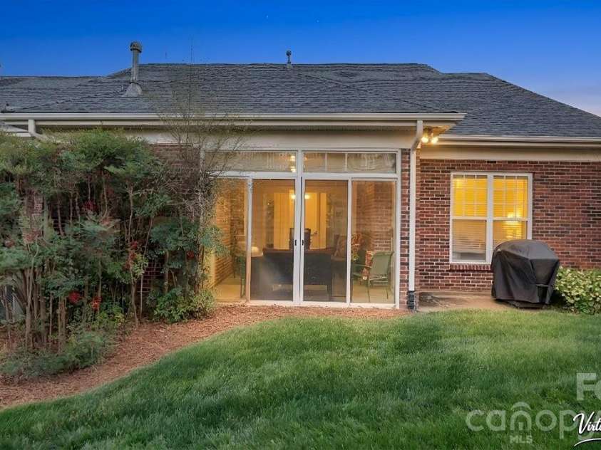 2820 Summer Valley Court, Charlotte, NC 28269.  MLS# CAR4357161, YatesRealty ID 16412. 