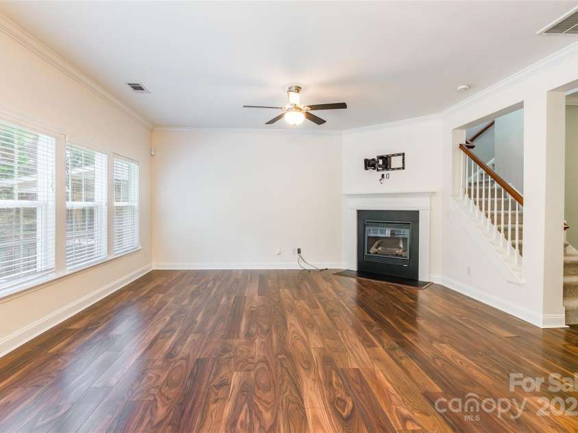 9312 Seamill Road, Charlotte, NC 28278.  MLS# CAR4319074, YatesRealty ID 16412. 