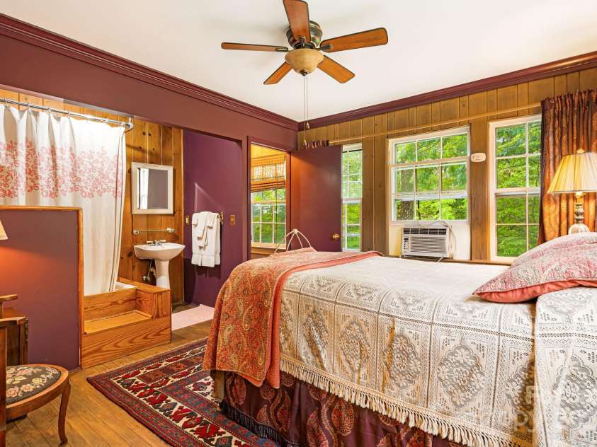 1186 Old US 70 Highway, Black Mountain, NC 28711.  MLS# CAR4258643, YatesRealty ID 16413. 