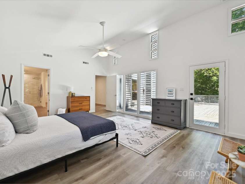 3531 Bon Rea Drive, Charlotte, NC 28226.  MLS# CAR4264470, YatesRealty ID 16413. 