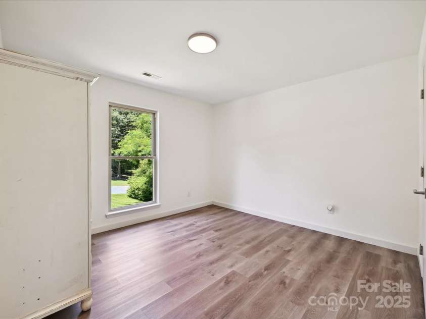 3531 Bon Rea Drive, Charlotte, NC 28226.  MLS# CAR4264470, YatesRealty ID 16413. 