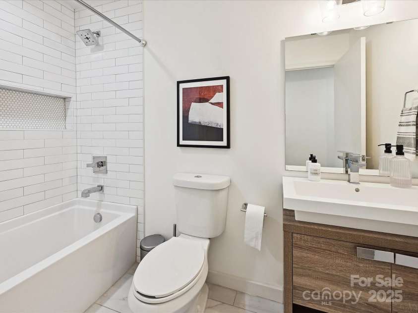 3531 Bon Rea Drive, Charlotte, NC 28226.  MLS# CAR4264470, YatesRealty ID 16413. 