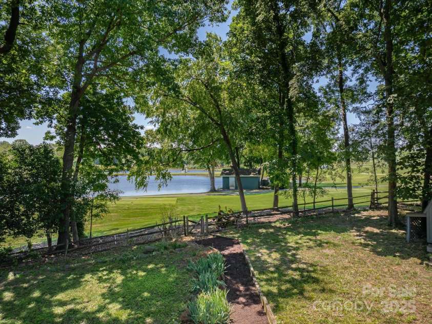 3531 Bon Rea Drive, Charlotte, NC 28226.  MLS# CAR4264470, YatesRealty ID 16413. 