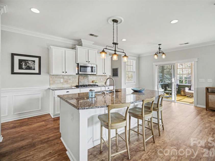 1000 Damson Lane, Waxhaw, NC 28173.  MLS# CAR4354245, YatesRealty ID 16415. Kitchen