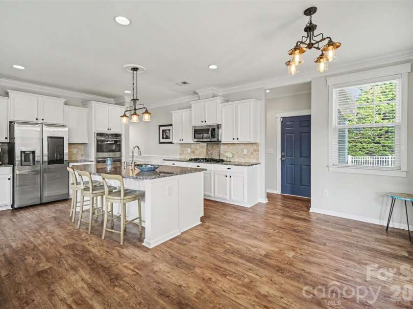 1000 Damson Lane, Waxhaw, NC 28173.  MLS# CAR4354245, YatesRealty ID 16415. Kitchen/Breakfast Nook