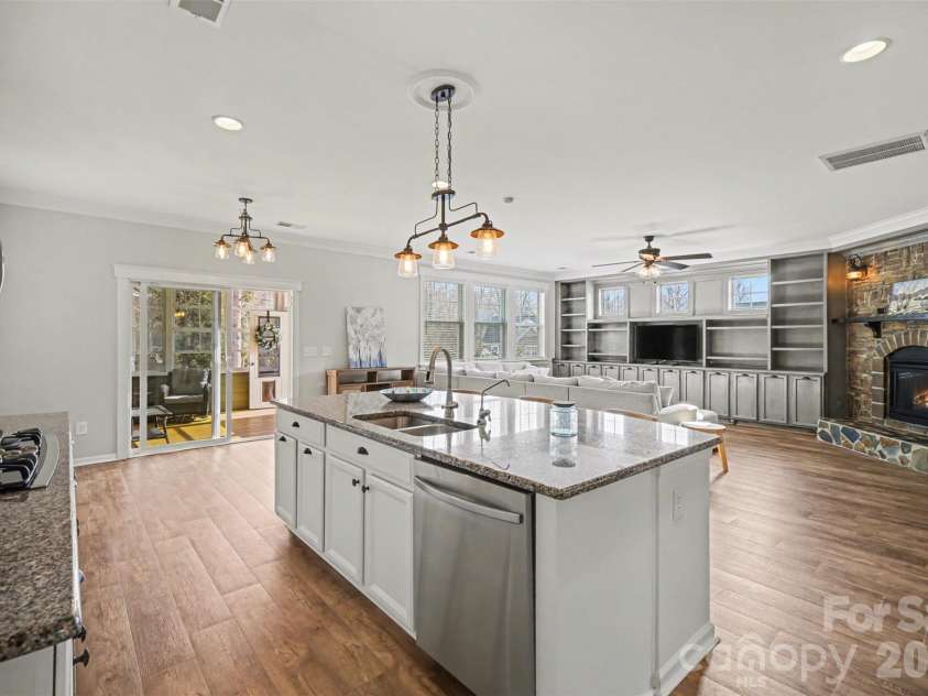 1000 Damson Lane, Waxhaw, NC 28173.  MLS# CAR4354245, YatesRealty ID 16415. Kitchen/Living Room