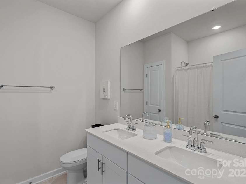 1344 Sweet Pea Street, Monroe, NC 28110.  MLS# CAR4265103, YatesRealty ID 16419. Full Bathroom