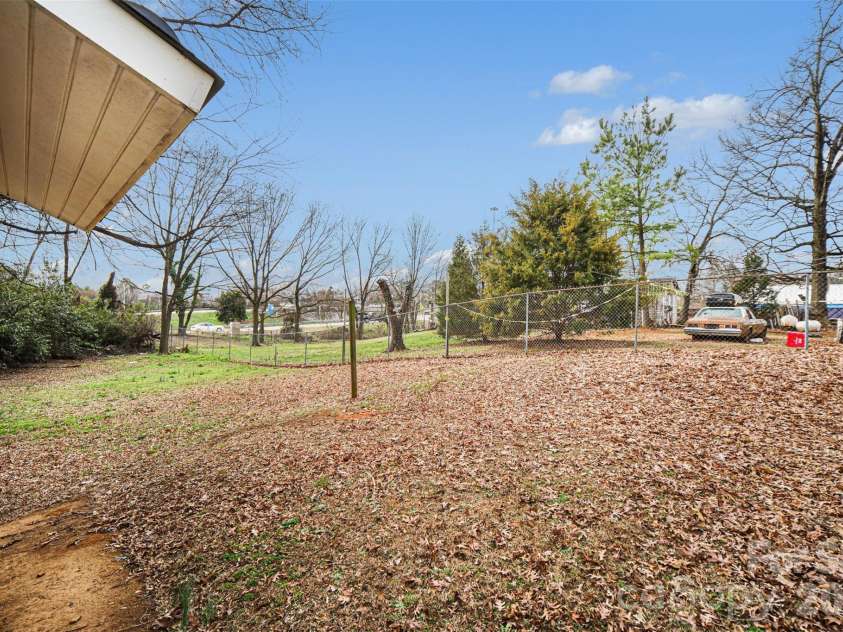 222 Linwood Avenue, Charlotte, NC 28216.  MLS# CAR4352513, YatesRealty ID 16419. Backyard