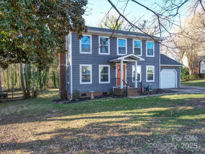 10929 Lassen Court, Charlotte, NC 28214.  MLS# CAR4226385, YatesRealty ID 1642. 