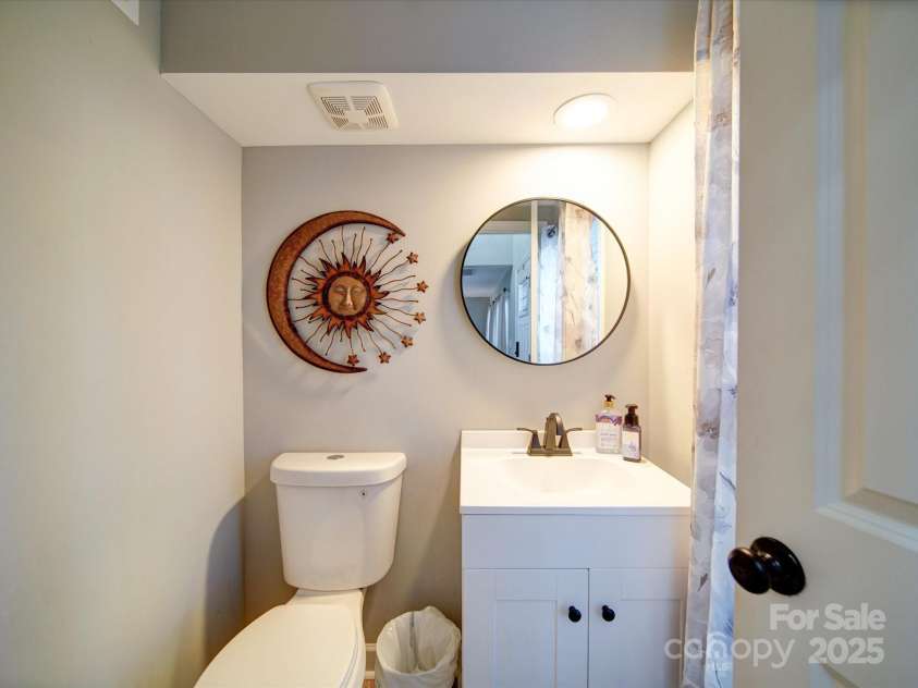 10929 Lassen Court, Charlotte, NC 28214.  MLS# CAR4226385, YatesRealty ID 1642. 