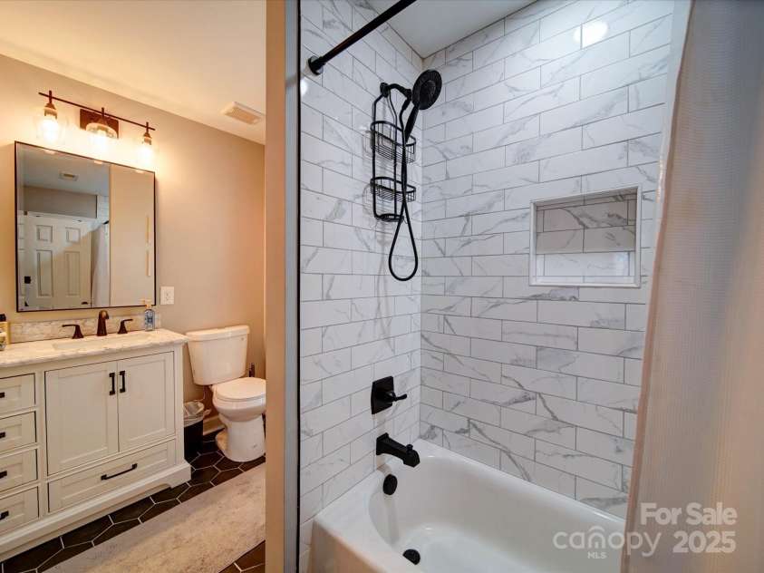 10929 Lassen Court, Charlotte, NC 28214.  MLS# CAR4226385, YatesRealty ID 1642. 