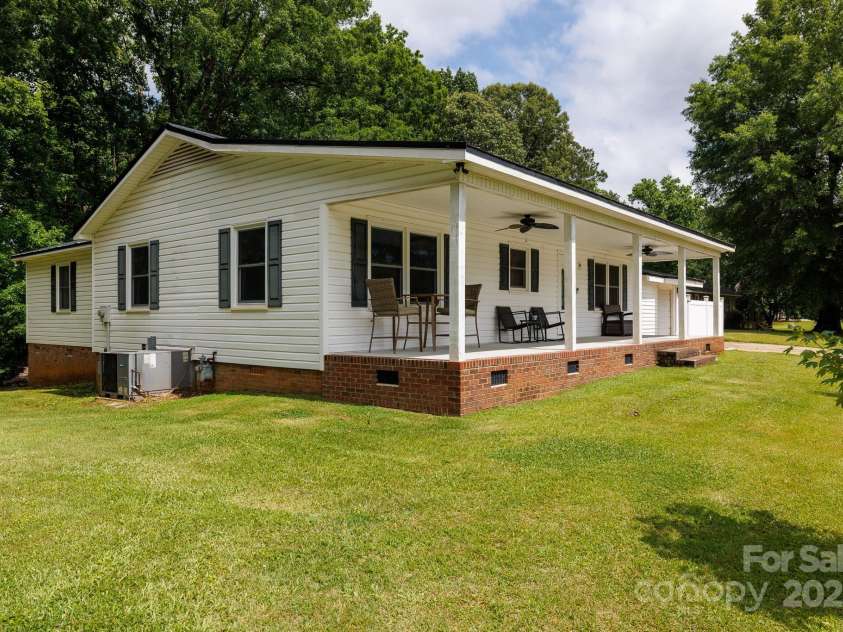 1197 Fincher Road, Fort Lawn, SC 29714.  MLS# CAR4265754, YatesRealty ID 16421. 