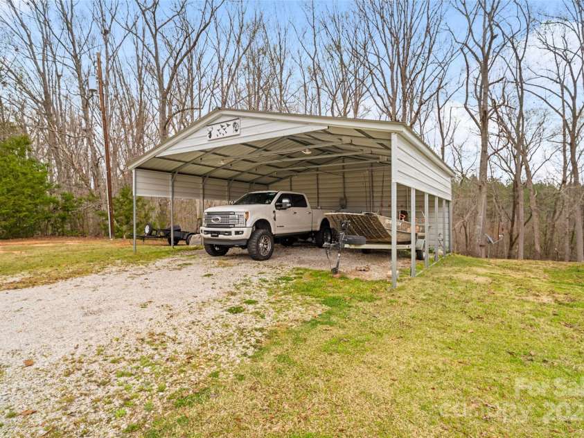 1197 Fincher Road, Fort Lawn, SC 29714.  MLS# CAR4265754, YatesRealty ID 16421. 