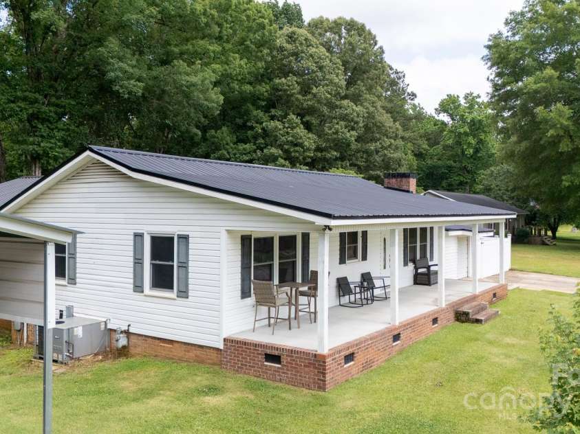 1197 Fincher Road, Fort Lawn, SC 29714.  MLS# CAR4265754, YatesRealty ID 16421. 