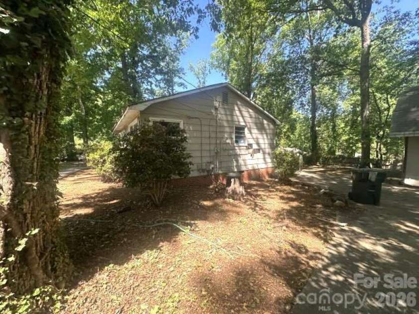 803 Jackson Street, Kings Mountain, NC 28086.  MLS# CAR4374177, YatesRealty ID 16421. 