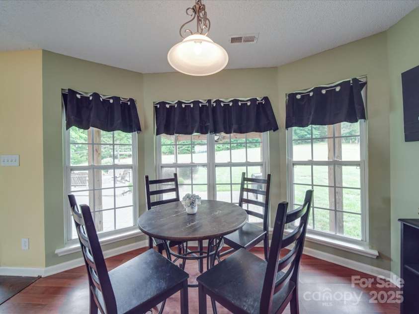 1060 Lentz Harness Shop Road, Mount Pleasant, NC 28124.  MLS# CAR4265582, YatesRealty ID 16422. Breakfast Area