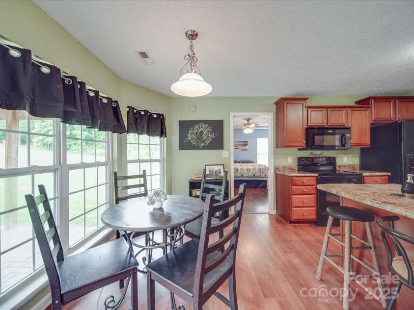 1060 Lentz Harness Shop Road, Mount Pleasant, NC 28124.  MLS# CAR4265582, YatesRealty ID 16422. Breakfast Area/Kitchen