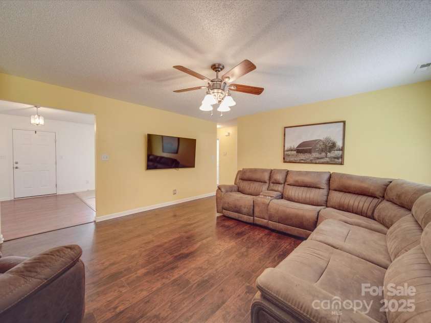 1060 Lentz Harness Shop Road, Mount Pleasant, NC 28124.  MLS# CAR4265582, YatesRealty ID 16422. Family Room
