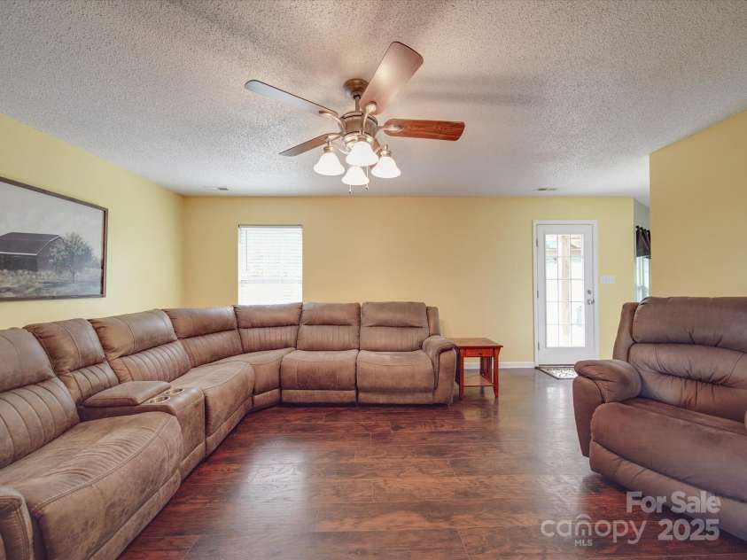 1060 Lentz Harness Shop Road, Mount Pleasant, NC 28124.  MLS# CAR4265582, YatesRealty ID 16422. Family Room