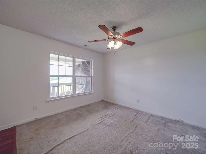 1060 Lentz Harness Shop Road, Mount Pleasant, NC 28124.  MLS# CAR4265582, YatesRealty ID 16422. Living Room