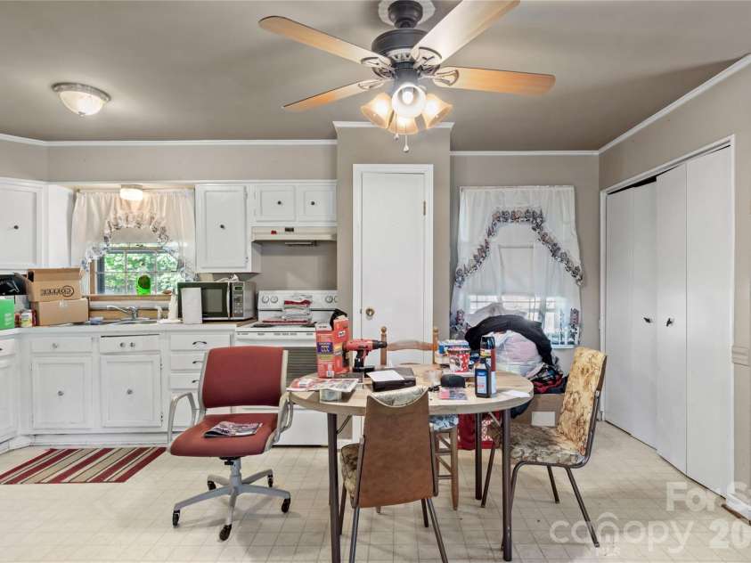3700 Pleasant Garden Road, Greensboro, NC 27406.  MLS# CAR4374119, YatesRealty ID 16422. 