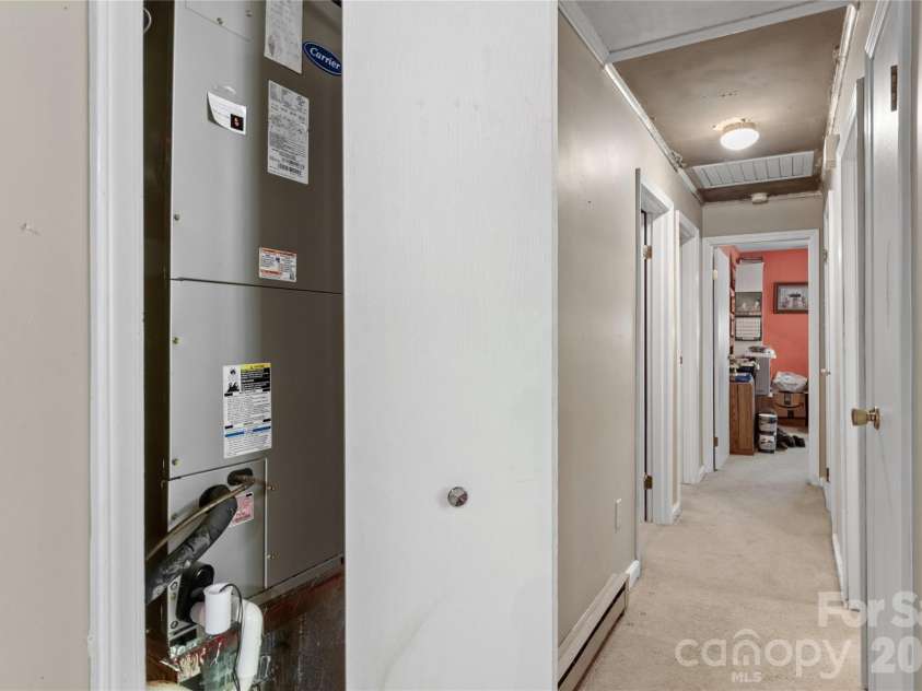 3700 Pleasant Garden Road, Greensboro, NC 27406.  MLS# CAR4374119, YatesRealty ID 16422. 