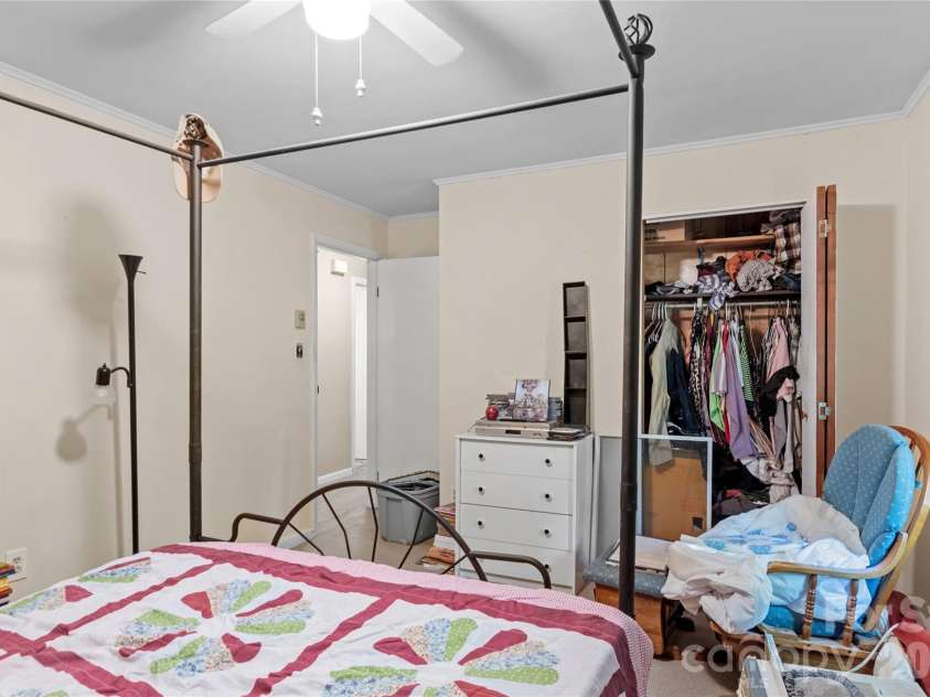 3700 Pleasant Garden Road, Greensboro, NC 27406.  MLS# CAR4374119, YatesRealty ID 16422. 