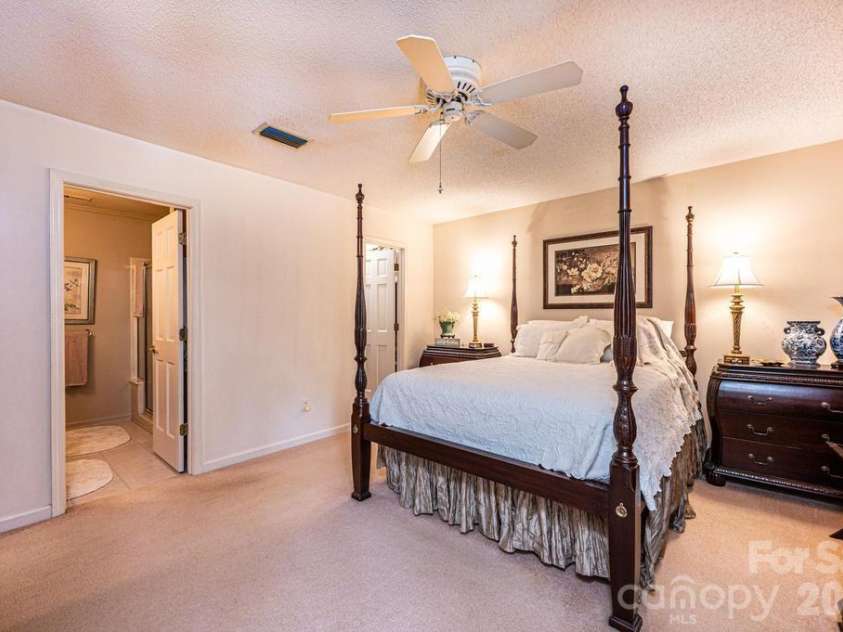 3725 Rock Bridge Drive, Conover, NC 28613.  MLS# CAR4368528, YatesRealty ID 16423. 