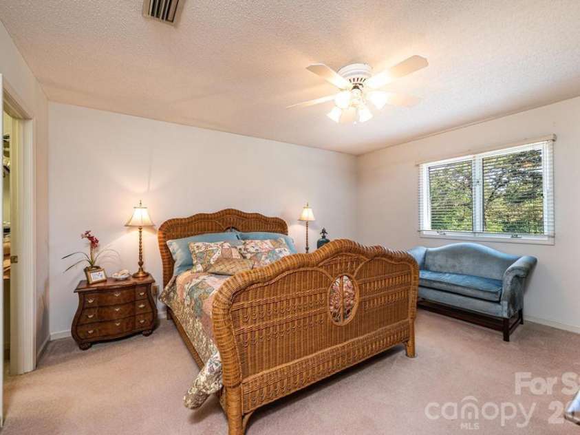 3725 Rock Bridge Drive, Conover, NC 28613.  MLS# CAR4368528, YatesRealty ID 16423. 