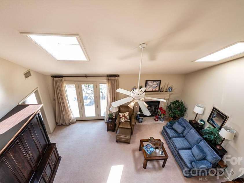 3725 Rock Bridge Drive, Conover, NC 28613.  MLS# CAR4368528, YatesRealty ID 16423. 