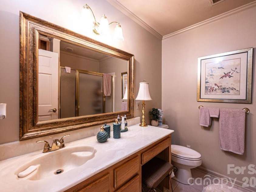 3725 Rock Bridge Drive, Conover, NC 28613.  MLS# CAR4368528, YatesRealty ID 16423. Primary Bath
