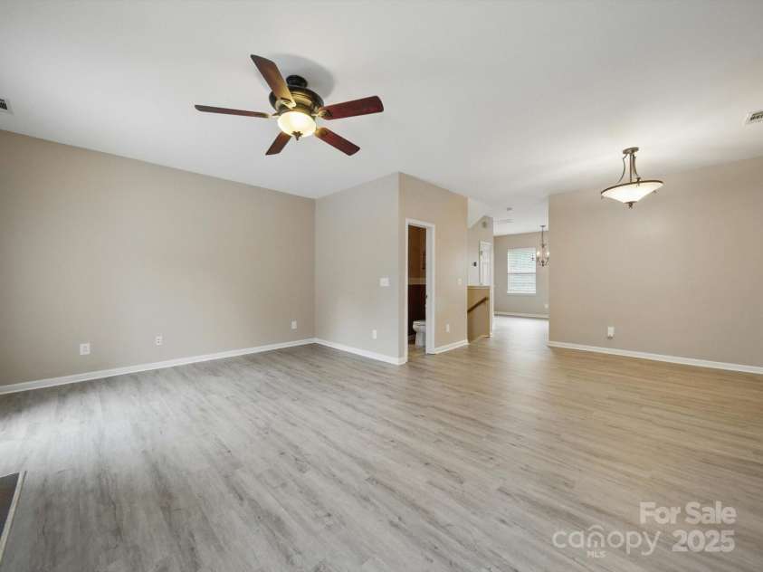 9564 Kings Parade Boulevard, Charlotte, NC 28273.  MLS# CAR4265254, YatesRealty ID 16423. 