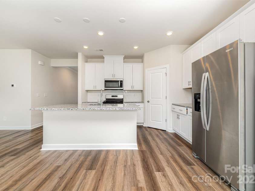 164 Shepherds Landing Drive, Mooresville, NC 28115.  MLS# CAR4265560, YatesRealty ID 16424. 