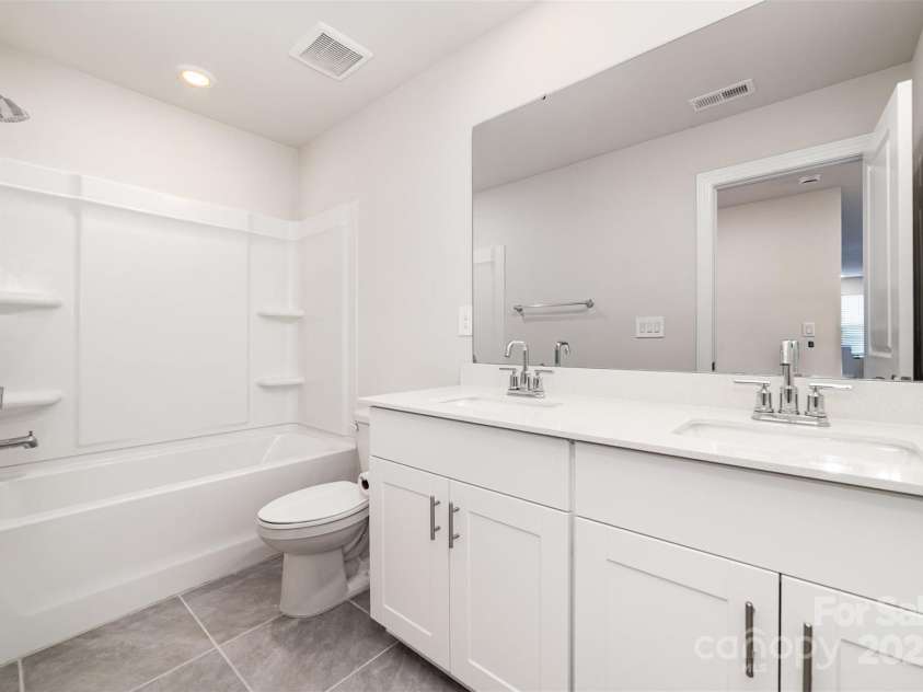 164 Shepherds Landing Drive, Mooresville, NC 28115.  MLS# CAR4265560, YatesRealty ID 16424. 