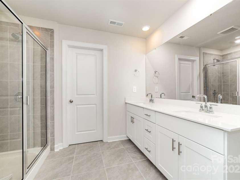 164 Shepherds Landing Drive, Mooresville, NC 28115.  MLS# CAR4265560, YatesRealty ID 16424. 