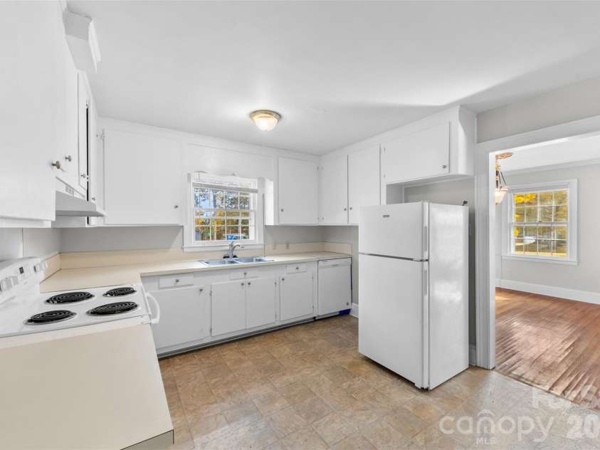 405 Belmont Mount Holly Road, Belmont, NC 28012.  MLS# CAR4324574, YatesRealty ID 16424. 