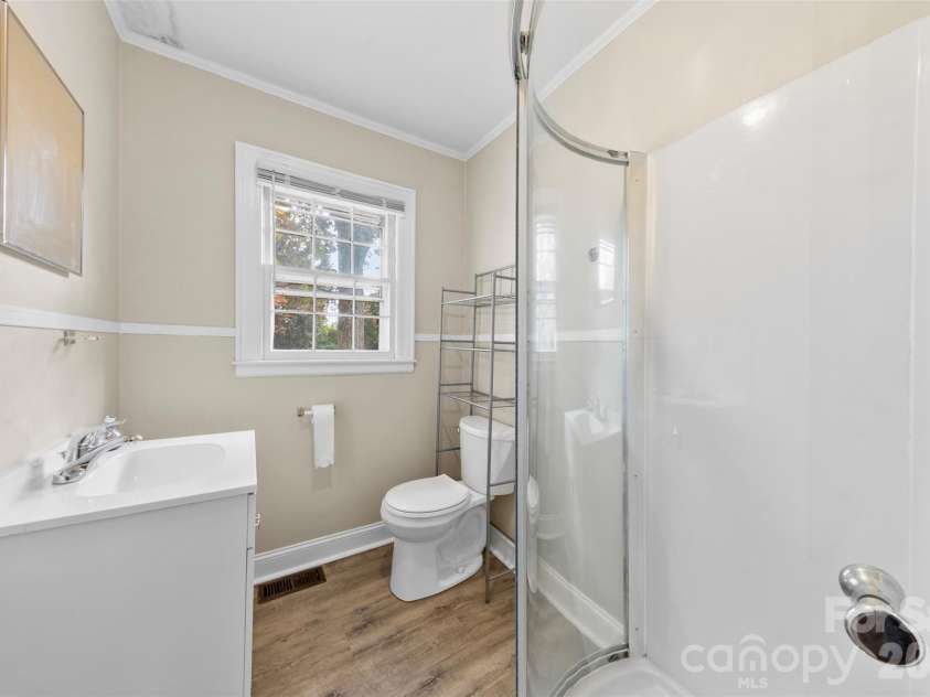 405 Belmont Mount Holly Road, Belmont, NC 28012.  MLS# CAR4324574, YatesRealty ID 16424. 