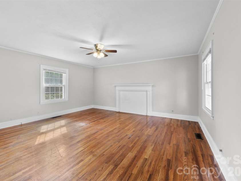 405 Belmont Mount Holly Road, Belmont, NC 28012.  MLS# CAR4324574, YatesRealty ID 16424. 
