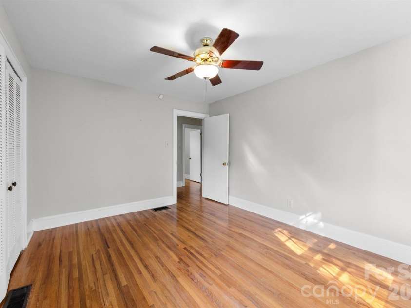 405 Belmont Mount Holly Road, Belmont, NC 28012.  MLS# CAR4324574, YatesRealty ID 16424. 