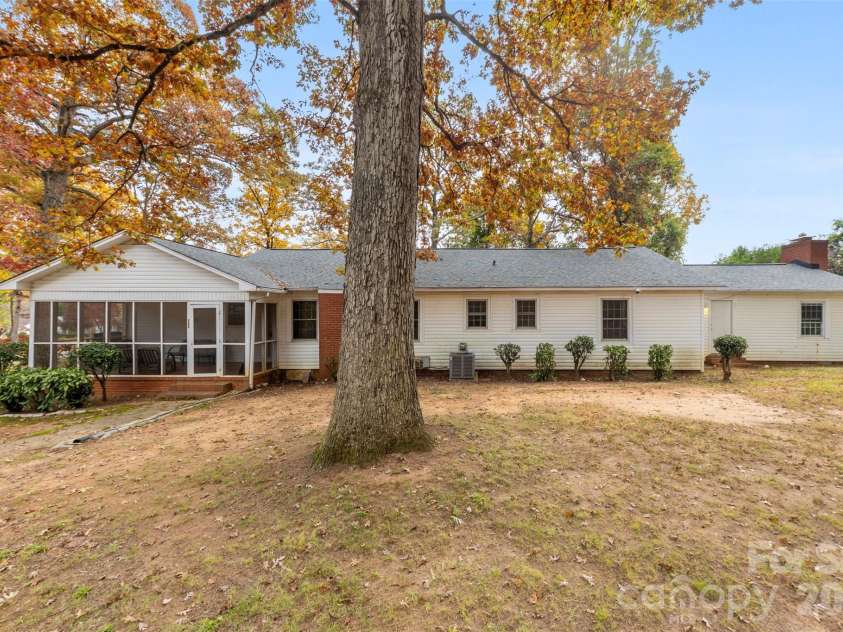 405 Belmont Mount Holly Road, Belmont, NC 28012.  MLS# CAR4324574, YatesRealty ID 16424. 