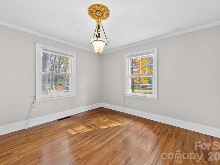 405 Belmont Mount Holly Road, Belmont, NC 28012.  MLS# CAR4324574, YatesRealty ID 16424. Dining room