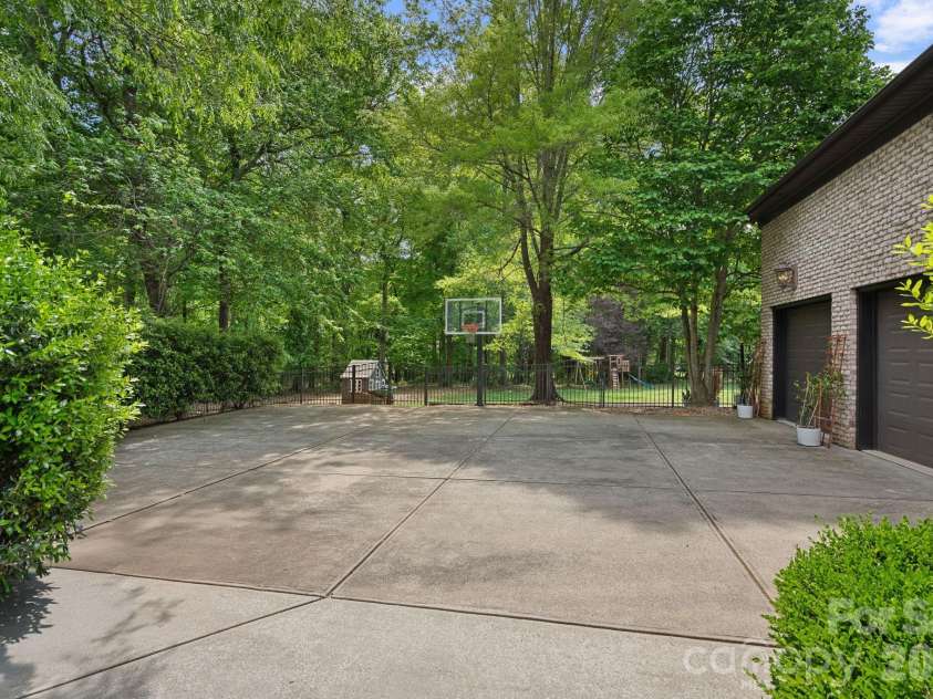123 Cape Cod Way, Mooresville, NC 28117.  MLS# CAR4336456, YatesRealty ID 16426. 