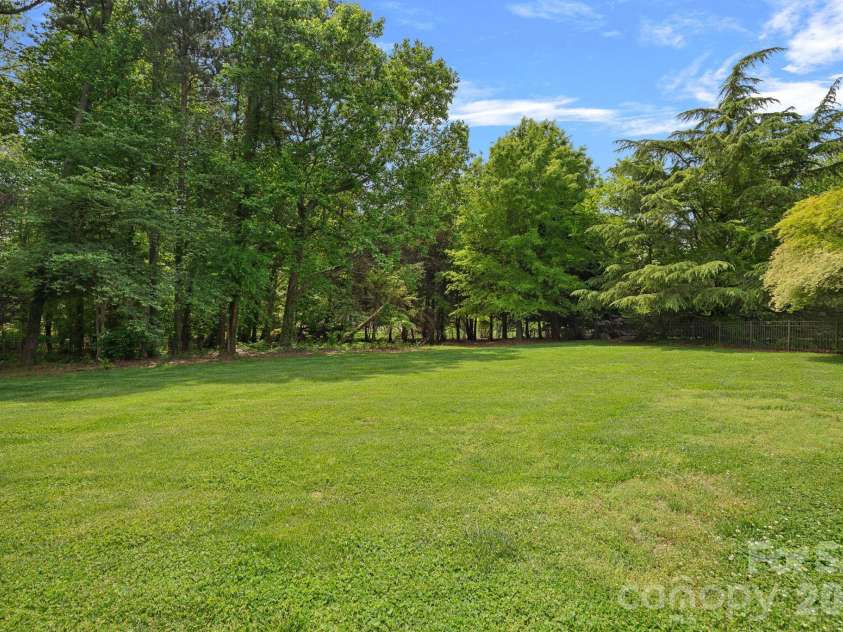 123 Cape Cod Way, Mooresville, NC 28117.  MLS# CAR4336456, YatesRealty ID 16426. 